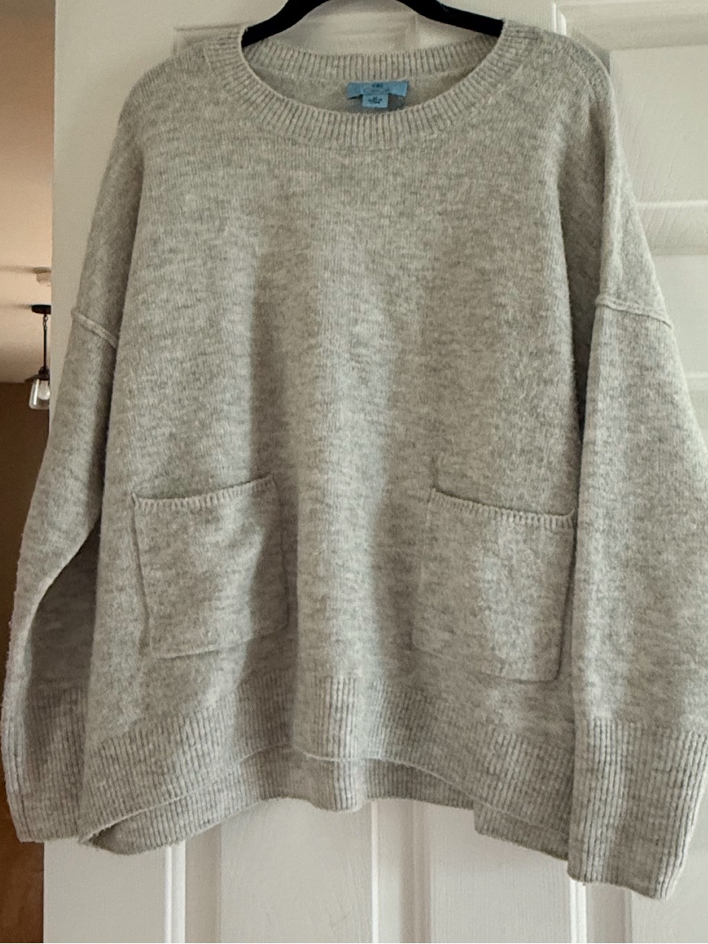 CeCe Crewneck Sweater Dropped Shoulders Front Patch Pockets Size Medium Neutral